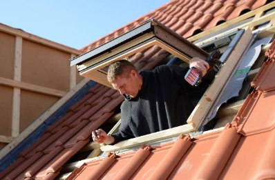 Pose de fenêtres de toit Velux à Laroque-Timbaut